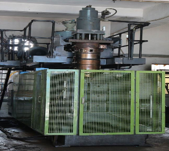 中空储料式吹塑机